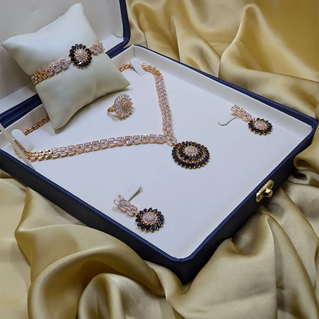 Exquisite Black and Gold Floral Jewelry Set 3 PR-NCKL-02-E